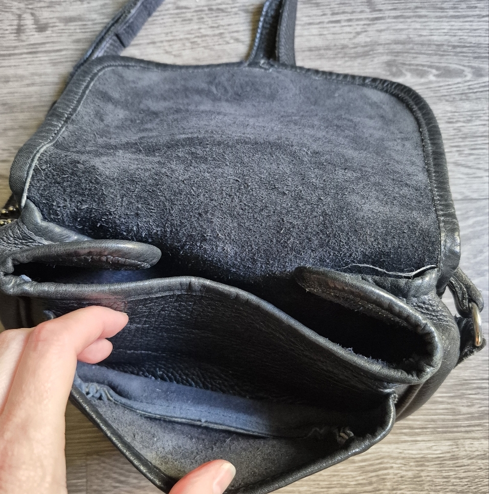 Roots Black Pebbled Leather Saddle Bag Shoulder Crossbody Bag. Vintage 80s - Picture 9 of 13